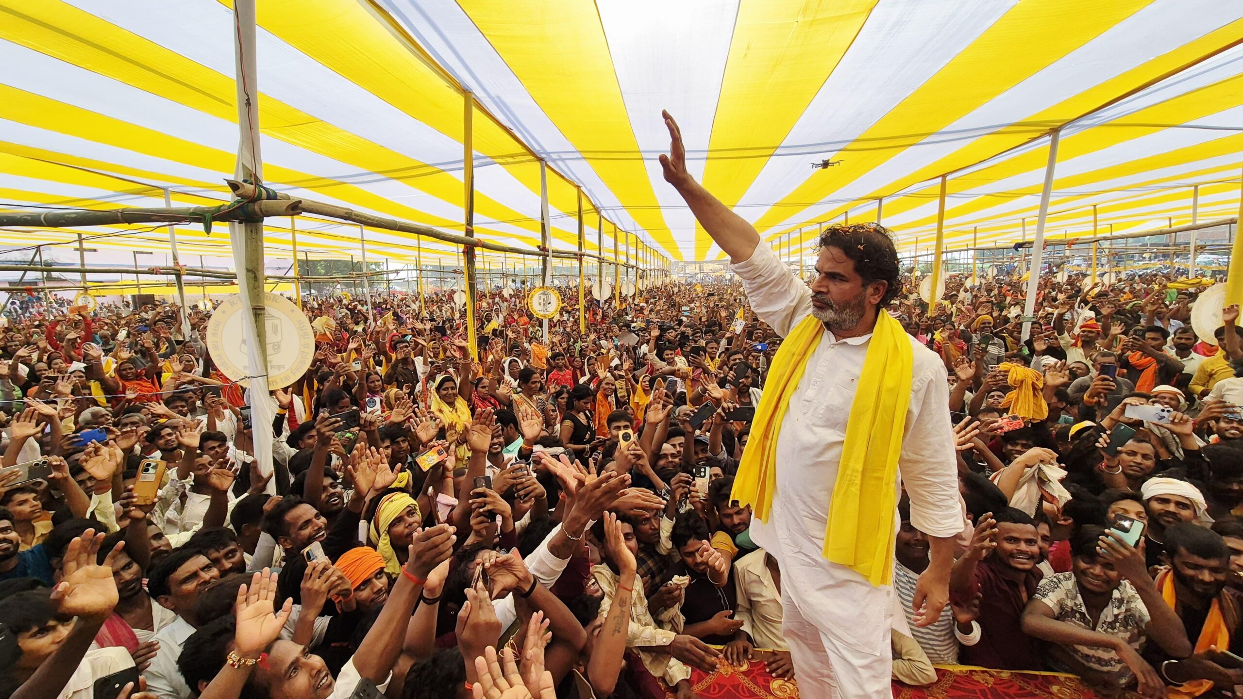 प्रशांत किशोर का सीधा वार: “बिहारियों को पीटने वाले अब वोट मांगने आए हैं, जनता हिसाब चुकता करेगी”