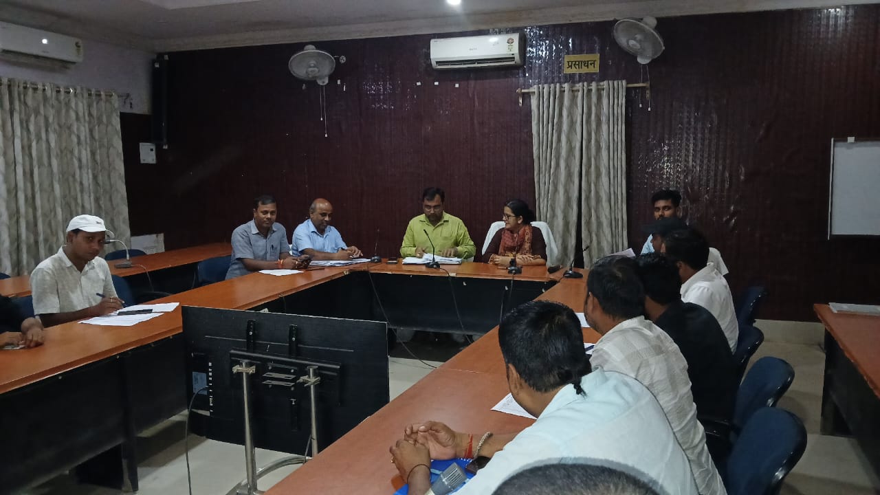 ARARIA NEWS : उप विकास आयुक्त ने आवास और मनरेगा योजनाओं की समीक्षा की