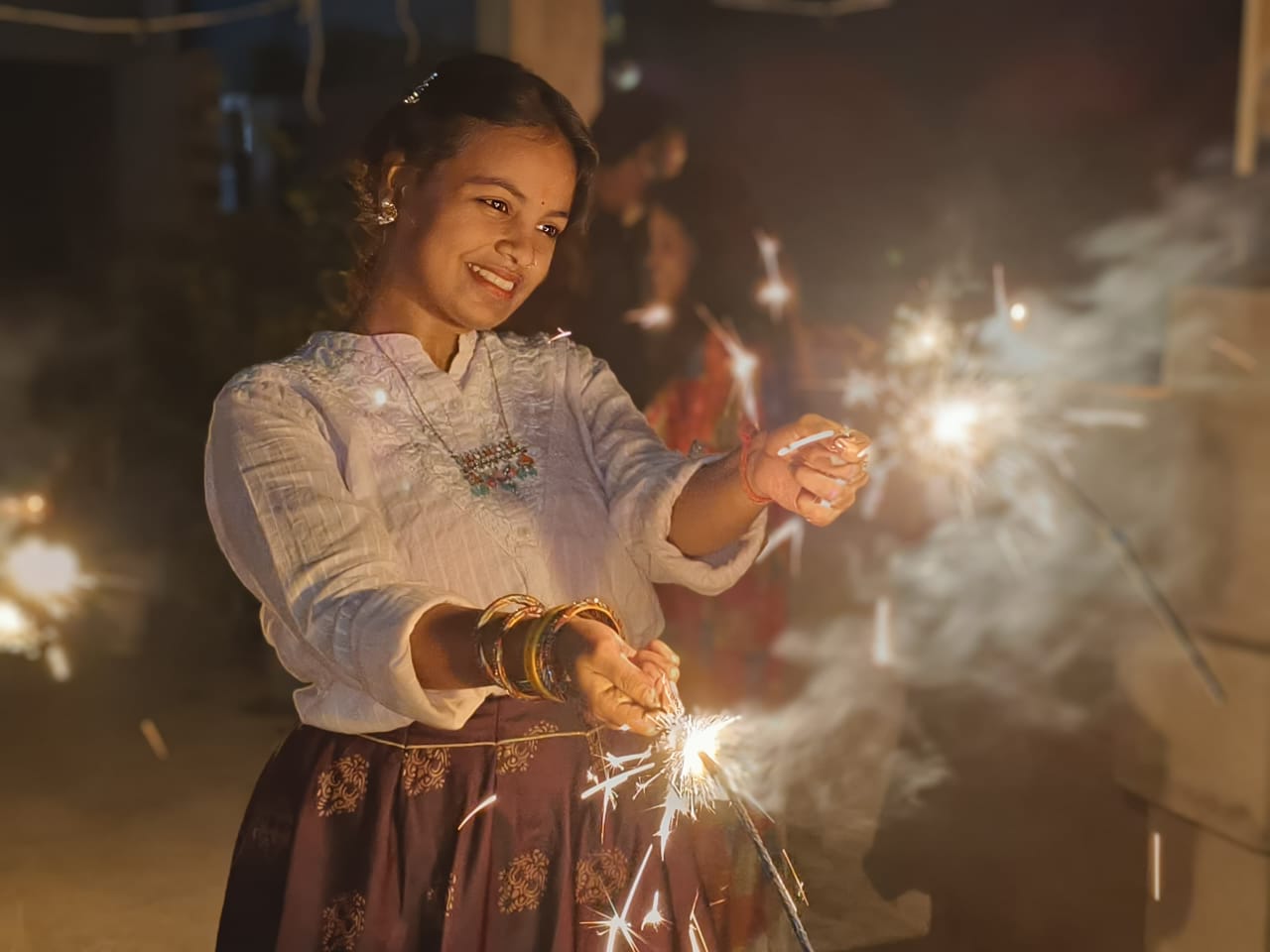 Diwali 2025: जिले के सिमरी बख्तियारपुर में धूमधाम से मनाया गया दीपावली पर्व
