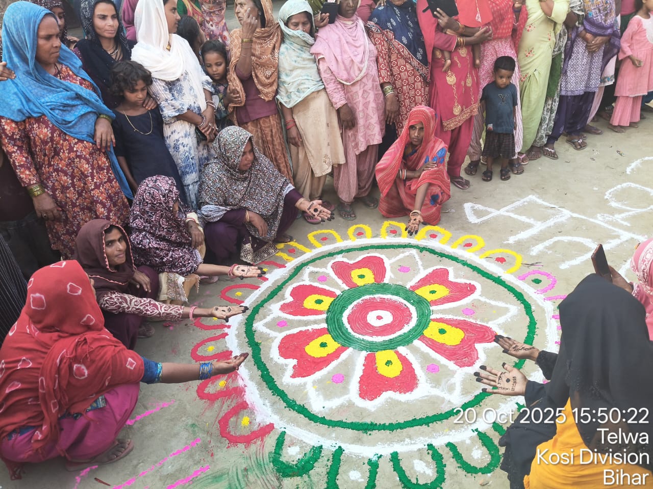 Diwali 2025: दीपों के साथ जागरूकता की रोशनी, दिवाली पर जीविका दीदियों ने दिया मतदाता जागरूकता का संदेश