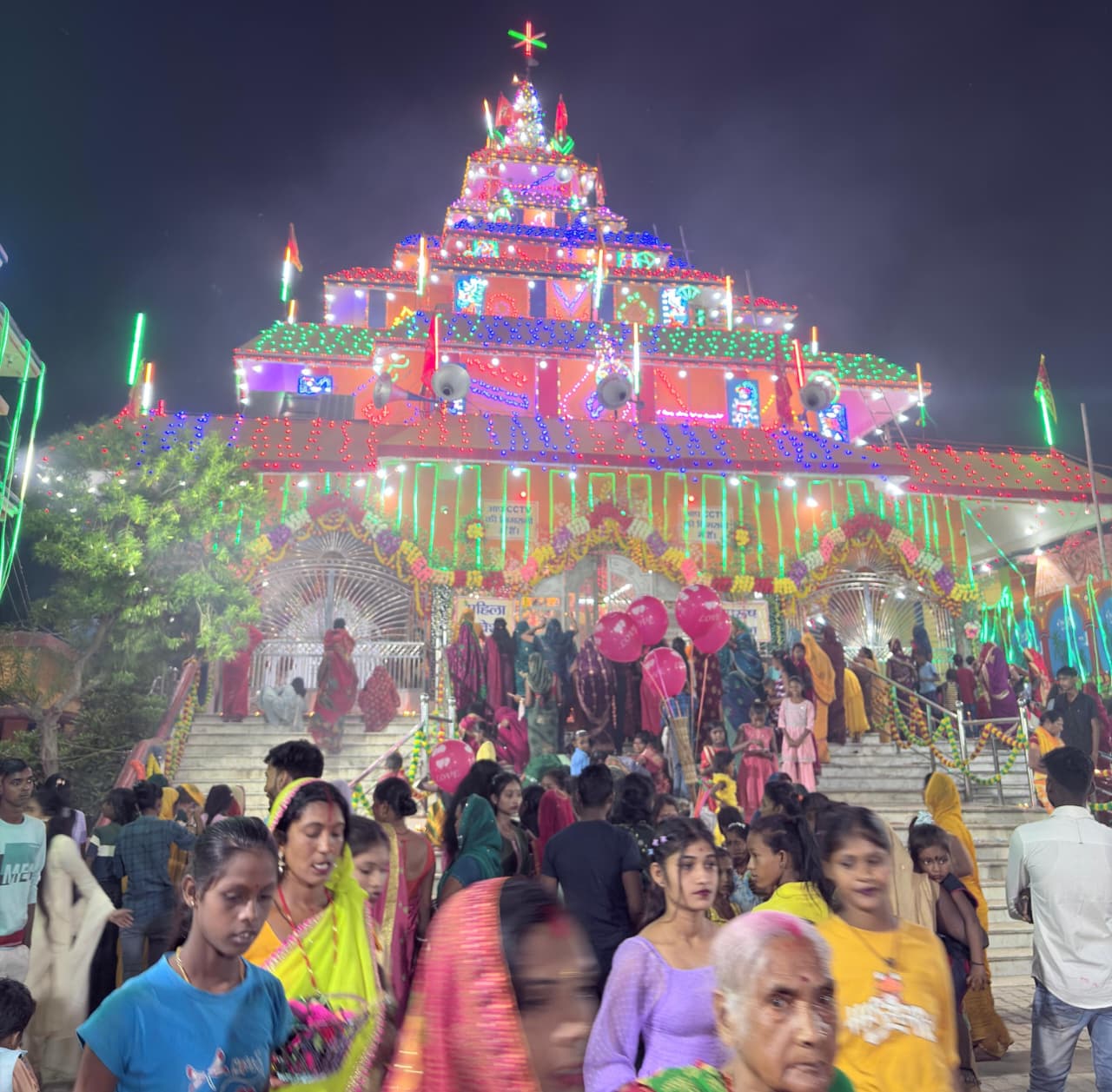 Kali Puja 2025: एक दिवसीय मां बमकाली पूजा एवं मेला संपन्न, 25 टन मिठाईयों का मां को लगा भोग