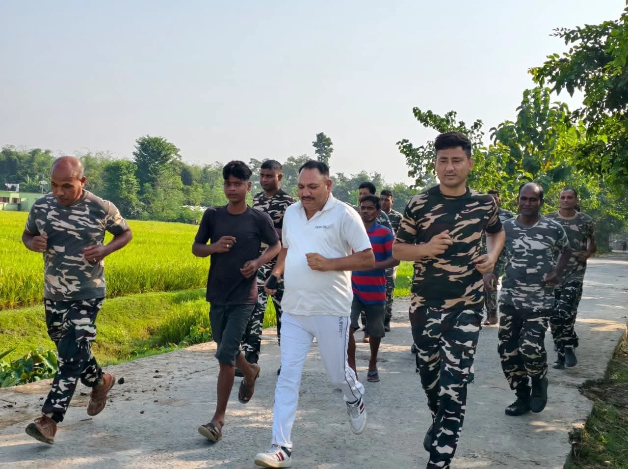 फिट इंडिया फ्रीडम रन – एसएसबी जवानों ने भारत-नेपाल सीमा पर दौड़कर दिया फिटनेस का संदेश