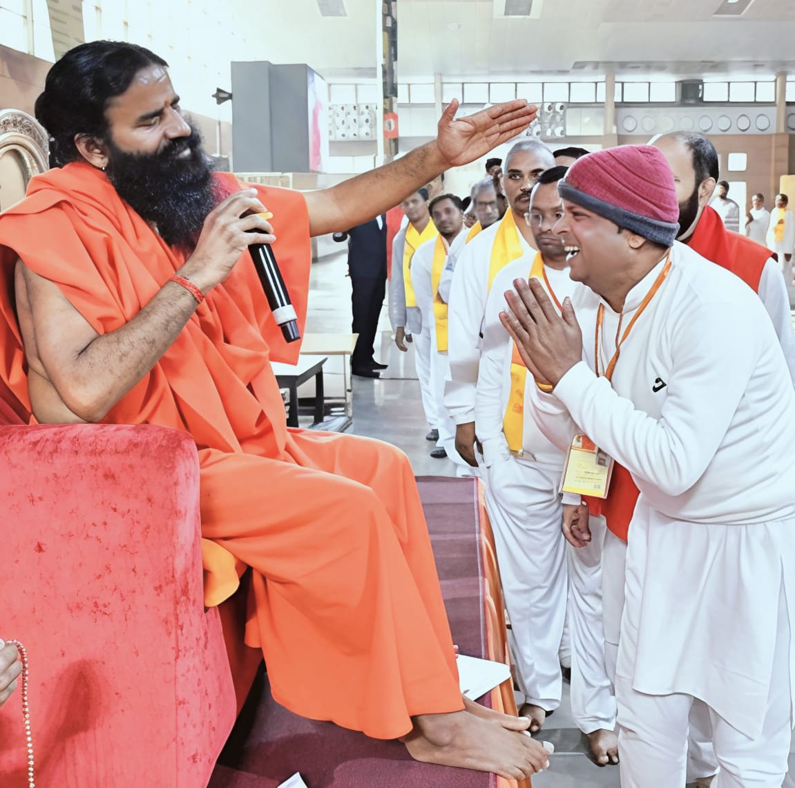 योगगुरु रामदेव बाबा ने, ठहाकों के गुरु को दी प्रेरणा