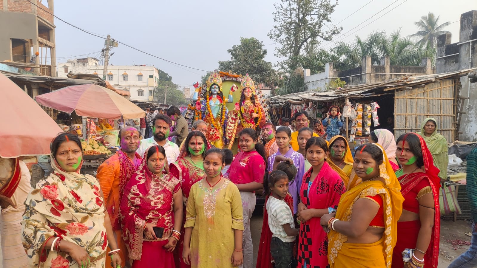 Purnia News: भवानीपुर में नौ दिवसीय श्रीविष्णु महायज्ञ का भव्य समापन: हजारों श्रद्धालुओं ने कलश यात्रा और विसर्जन में डाला डूबा, राधे-राधे के जयकारों से गूंज उठा इलाका