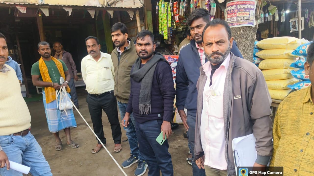 Purnia News: भवानीपुर में अतिक्रमण पर बुलडोजर की तलवार: 10 दिसंबर तक खुद हटाओ, वरना 11 से SH-65 पर चलेगा प्रशासन का हंटर