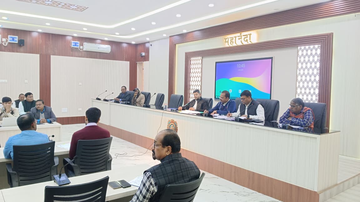Purnia News: पूर्णिया DM की साप्ताहिक रिव्यू में हड़कंप: पंचायत भवन तुरंत चालू करो, कोर्ट केस 31 दिसंबर तक निपटाओ, साइकिल रेस में कोई चूक न हो