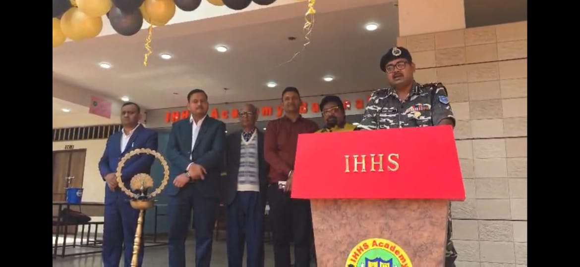 बथनाहा के I.H.H.S. एकेडमी में भव्य STEM प्रदर्शनी, 500 से अधिक छात्रों ने दिखाया नवाचार का दम