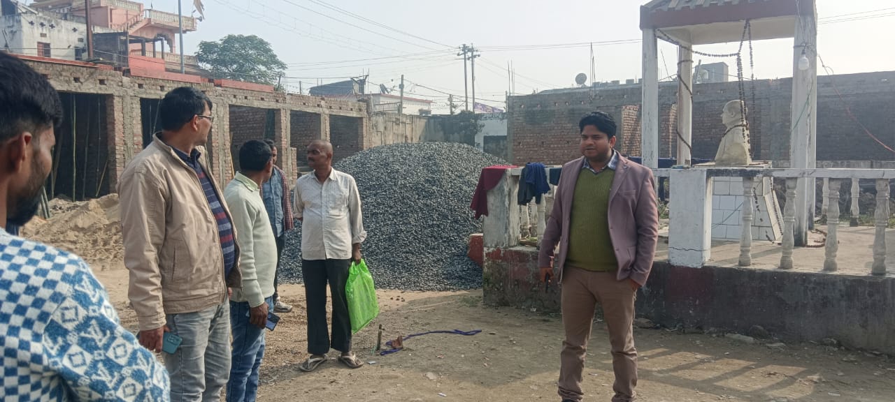 Purnia News: धमदाहा गुदरी हाट को नया लुक: SDM अनुपम ने निर्माण स्थल पर छापा, “गुणवत्ता में एक इंच भी कमी नहीं चलेगी