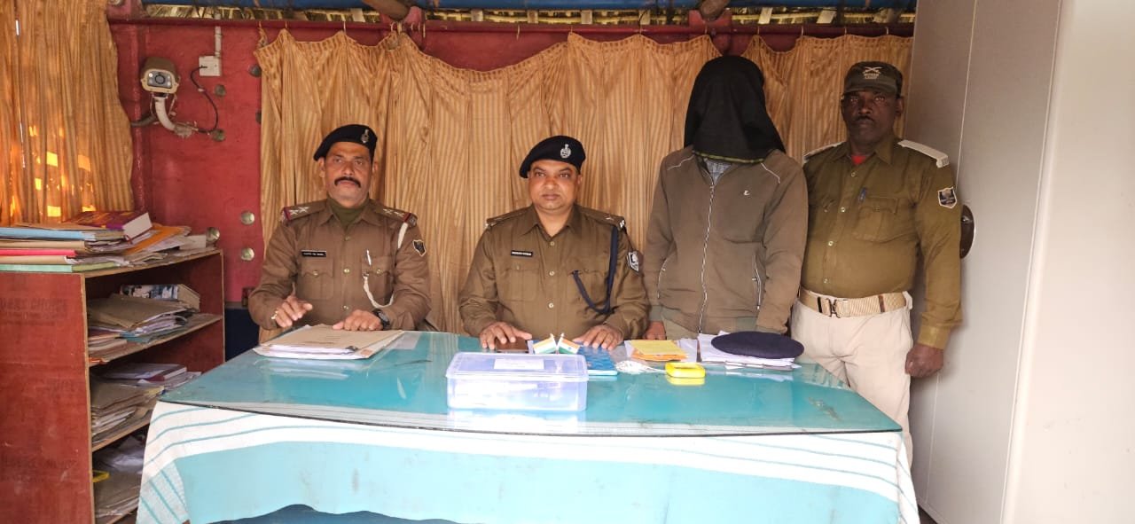 जानकीनगर थाना पुलिस की कार्रवाई: देशी कट्टा, जिंदा कारतूस और बाइक के साथ एक अभियुक्त गिरफ्तार