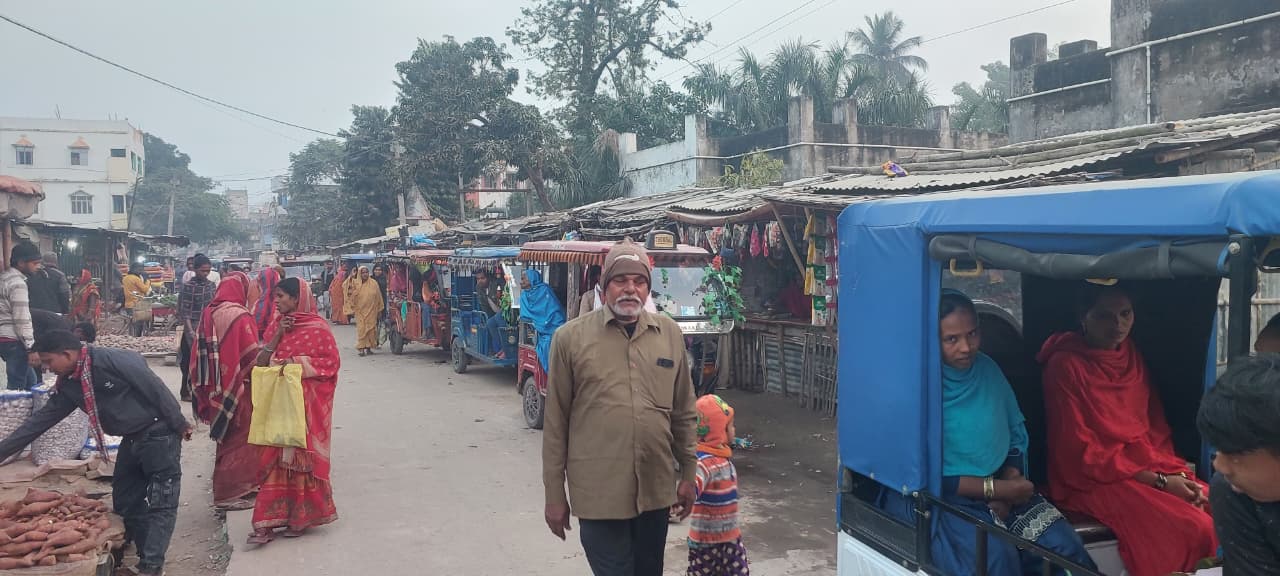 अवैध अतिक्रमण से अस्पताल रोड बना जाम का केंद्र, मरीजों और राहगीरों की मुश्किलें बढ़ीं