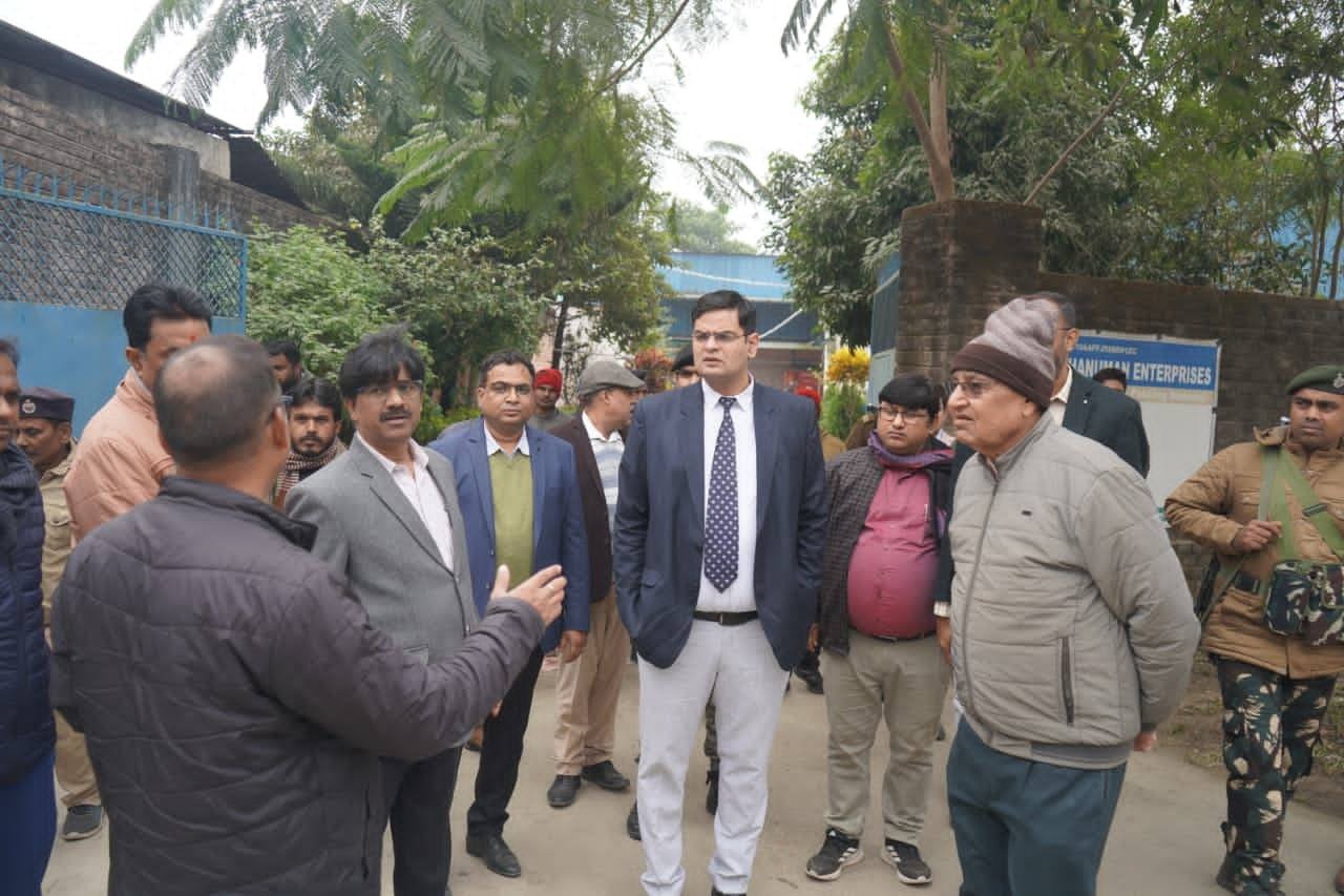 फारबिसगंज में डीएम विनोद दूहन ने किया बियाडा औद्योगिक क्षेत्र का निरीक्षण, बिजली और बुनियादी सुविधाओं पर दिए कड़े निर्देश