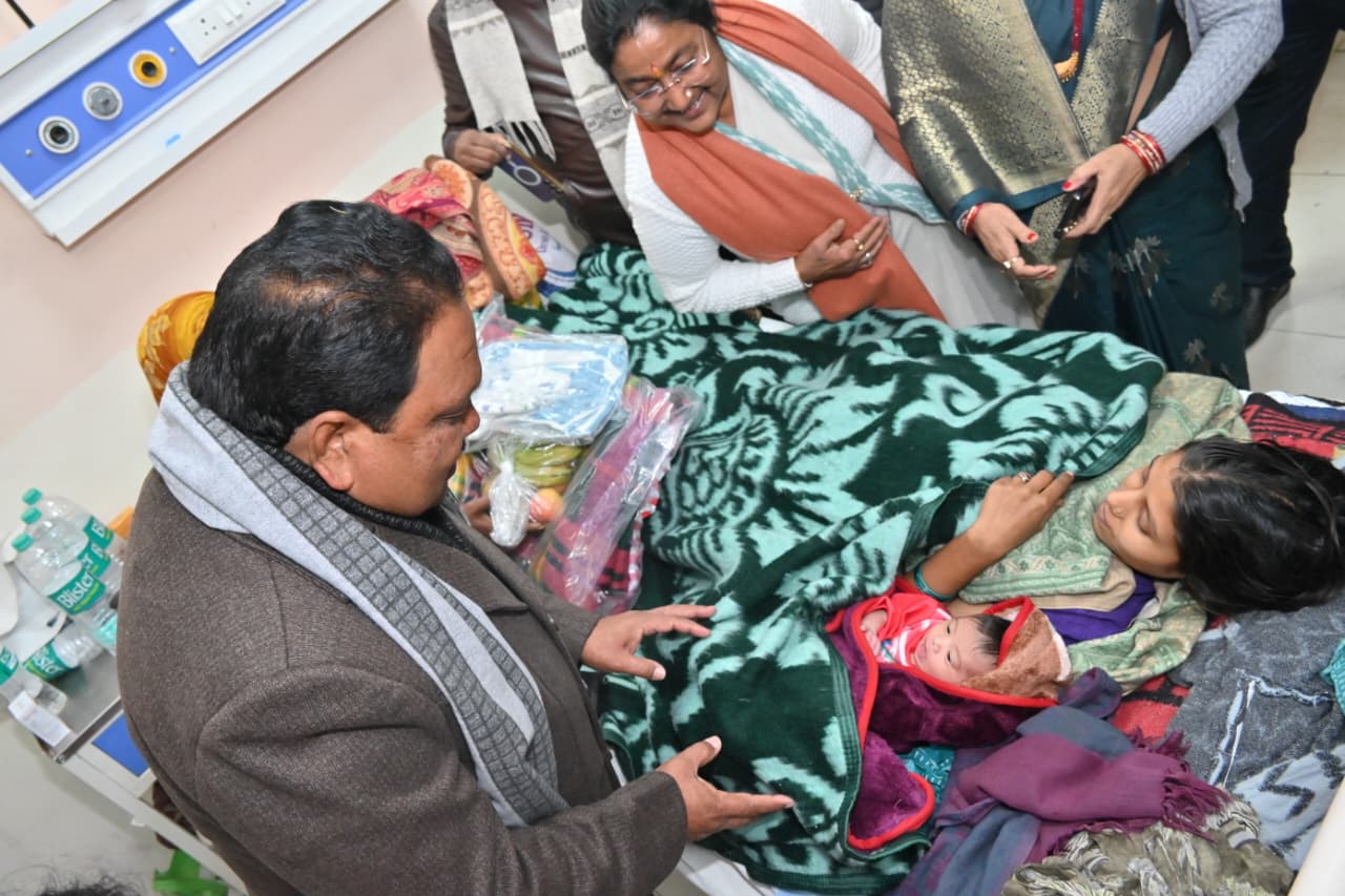 अररिया में सांसद प्रदीप कुमार सिंह ने जन्मदिन सेवा और समाजहित में मनाया, कंबल वितरण से किया गरीबों का सहारा