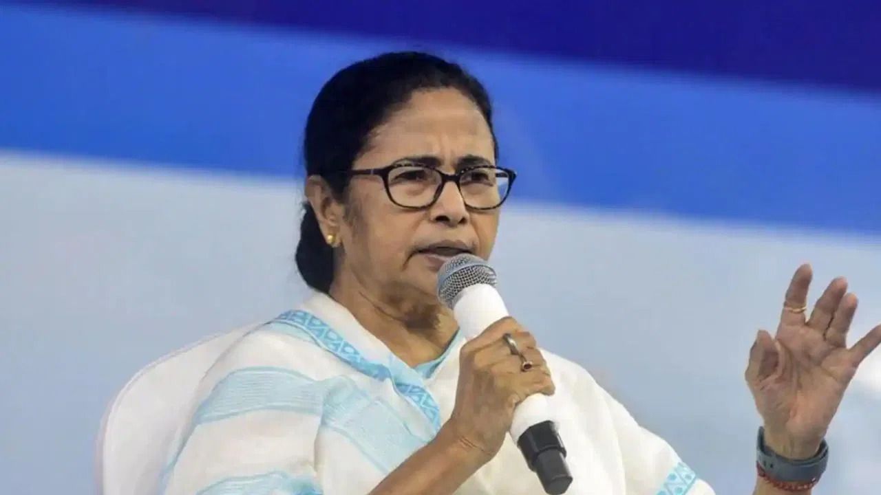 Bengal Politics: ममता बनर्जी का अल्पसंख्यकों से आह्वान: एकजुट हों, बंगाल के बाद दिल्ली BJP से छीनेंगे