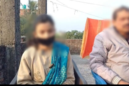 Allegations of dowry harassment and marriage by posing as a fake CBI officer; victim appeals to SP for justice