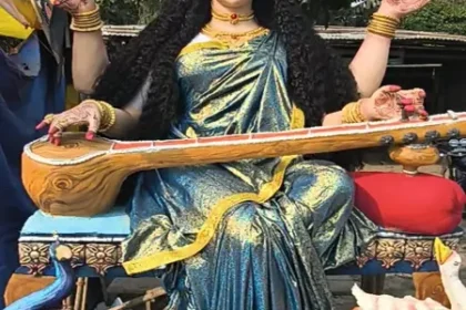 three-sisters-sculpture-art-purnia-women-empowerment-basanti-panchami