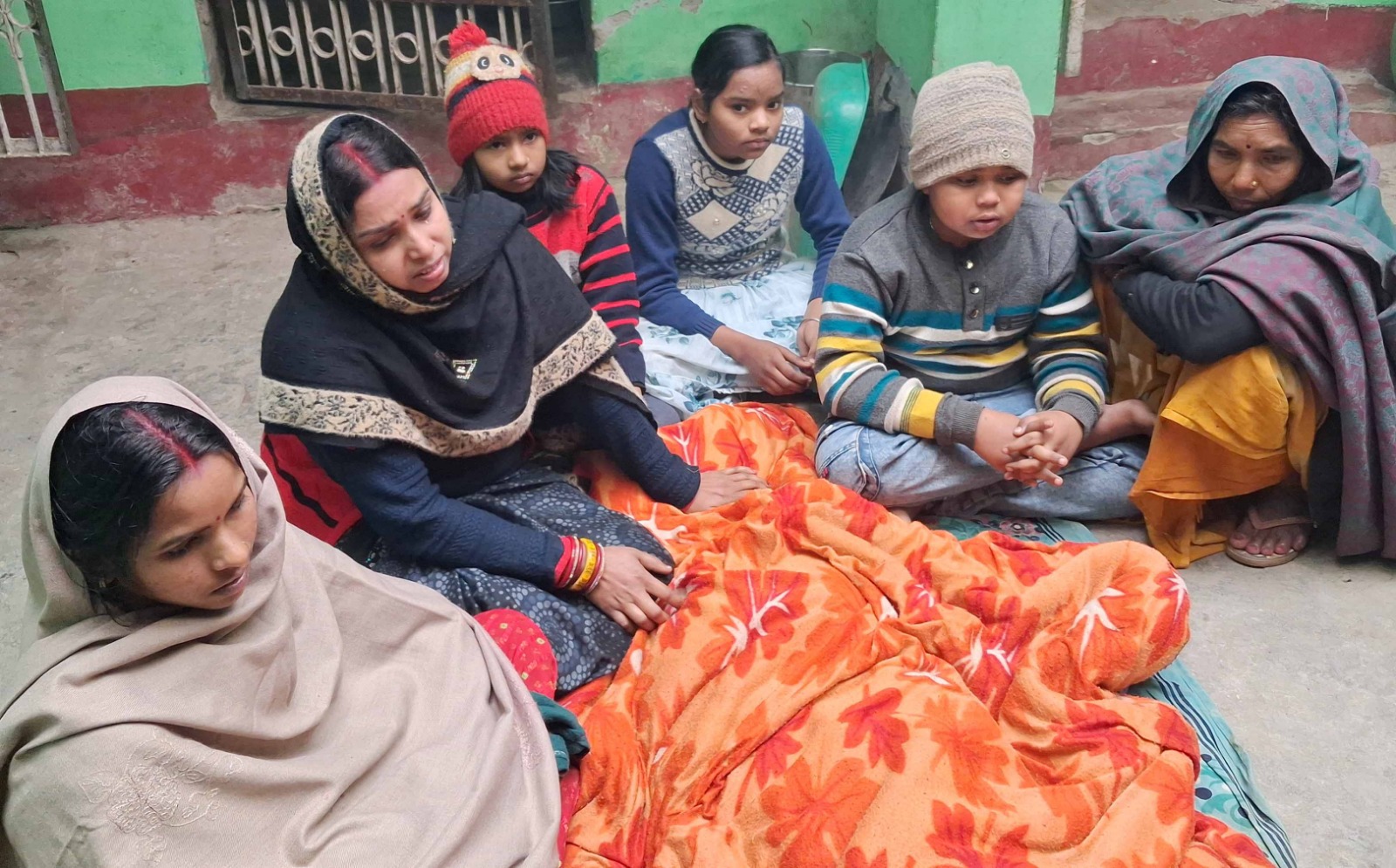 PURNIA NEWS: पूर्व मुखिया अनिता देवी के निधन से क्षेत्र में शोक, अंतिम संस्कार बटेश्वर धाम में संपन्न