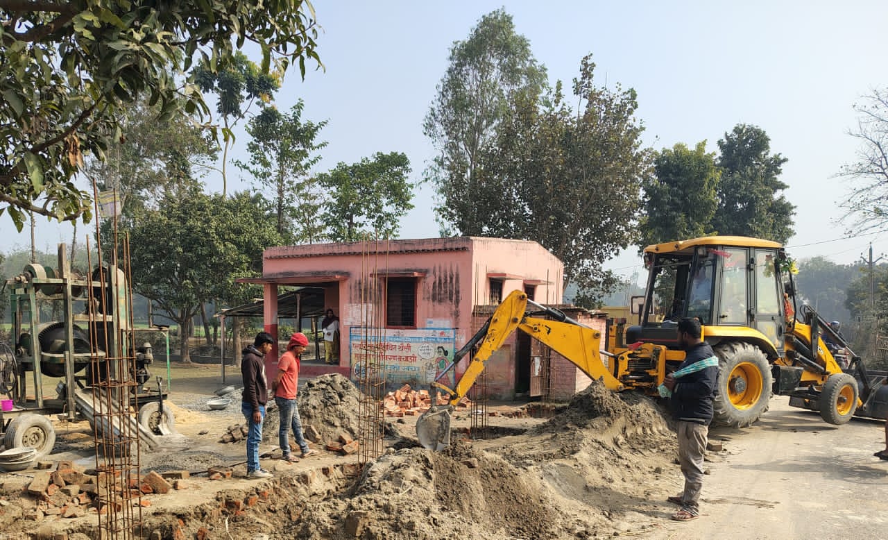 Saharsa News: एनपीएस महिषी उत्तरी पुनर्वास बिंद टोला विद्यालय का स्तित्व संकट मे