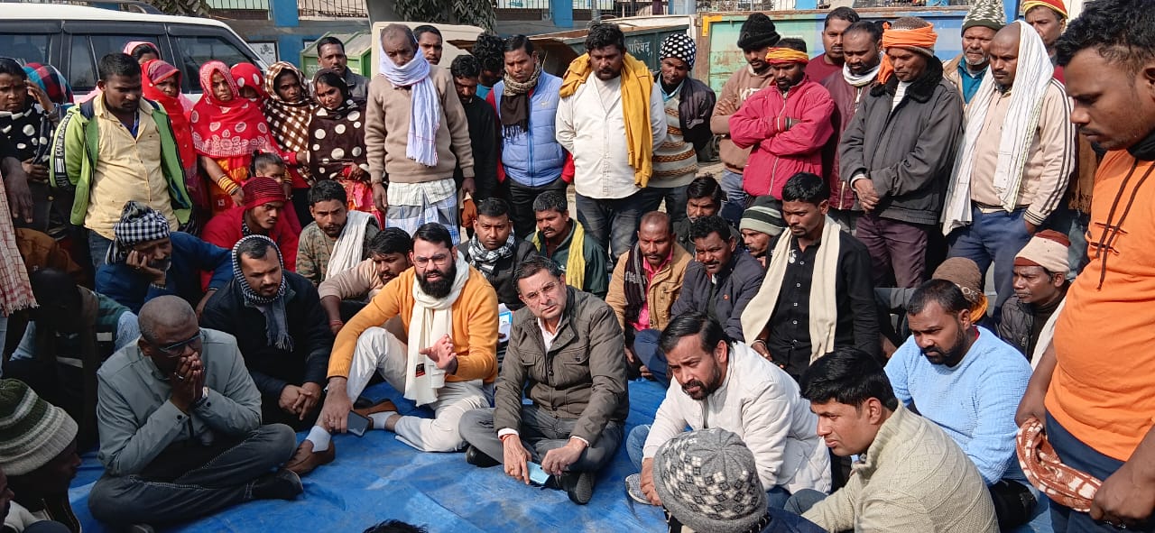 Saharsa News: नगर आयुक्त के साथ वार्ता पश्चात निगम सफाई कर्मियों की पांच दिवसीय हड़ताल समाप्त