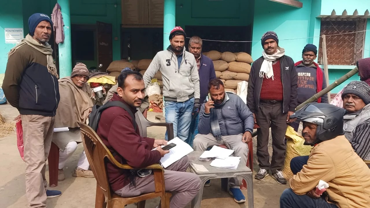 Araria News: अब एटीएम कार्ड की तरह काम करेगी किसानों की ‘फार्मर आईडी’, प्रखंड की पंचायतों में लगा विशेष शिविर