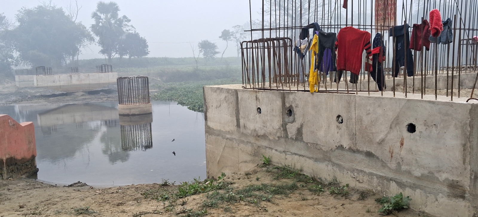 PURNIA NEWS: अभी तक नहीं शुरू हो पाया गदीघाट के अधूरे पुल का निर्माण-कार्य