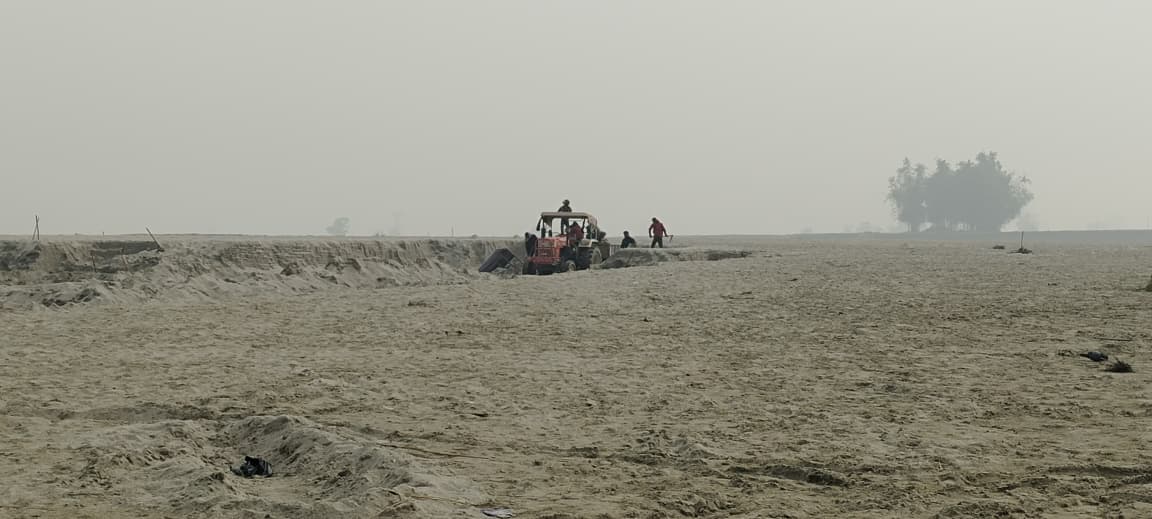 PURNIA NEWS: अमौर में अवैध खनन जारी, किसानों की फसल खतरे में