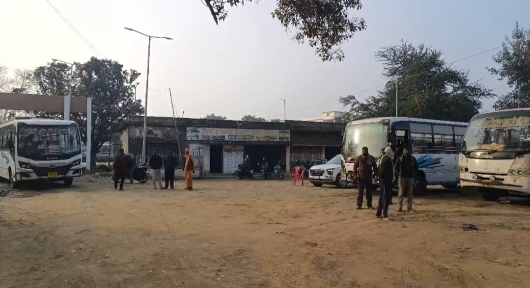 Saharsa News: बिना बुलडोजर चलाए सुलझा अतिक्रमण विवाद, नगर आयुक्त की सूझबूझ से नए बस स्टैंड का हुआ सौंदर्यीकरण Saharsa News