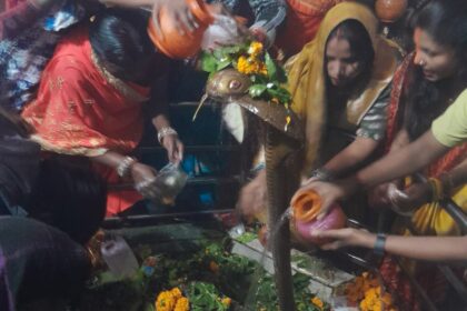 Crowds of devotees gathered at Mateshwardham on Naraka Nivaran Chaturdashi