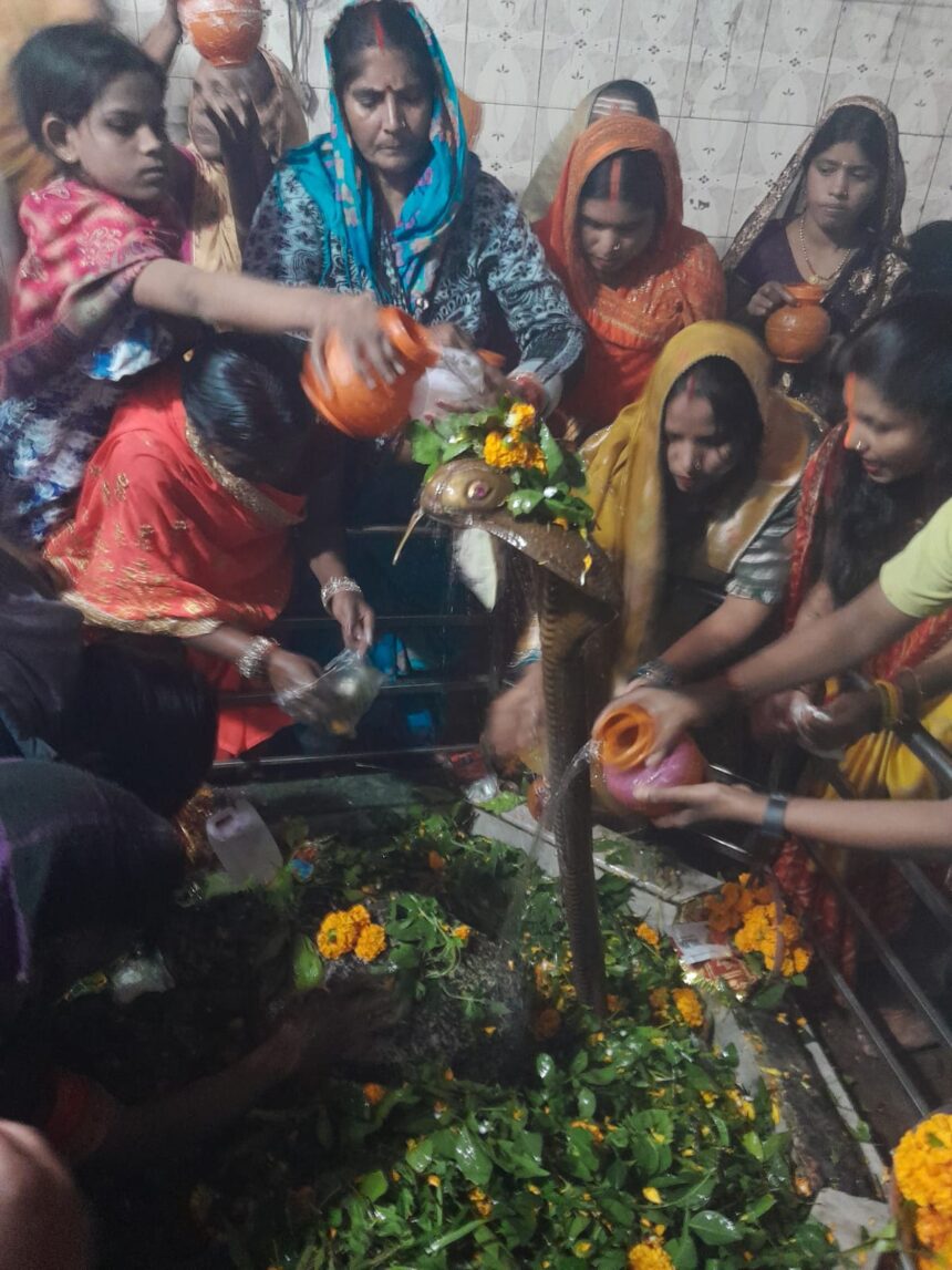 Crowds of devotees gathered at Mateshwardham on Naraka Nivaran Chaturdashi