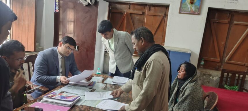 The DM and SP visited the Zonal Office and inspected the 'Saturday Public Court'; five cases were settled on the spot.