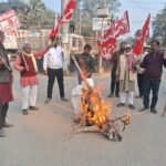 Nitish Kumar's effigy burnt at Veer Kunwar Singh Chowk demanding justice for the Jehanabad student