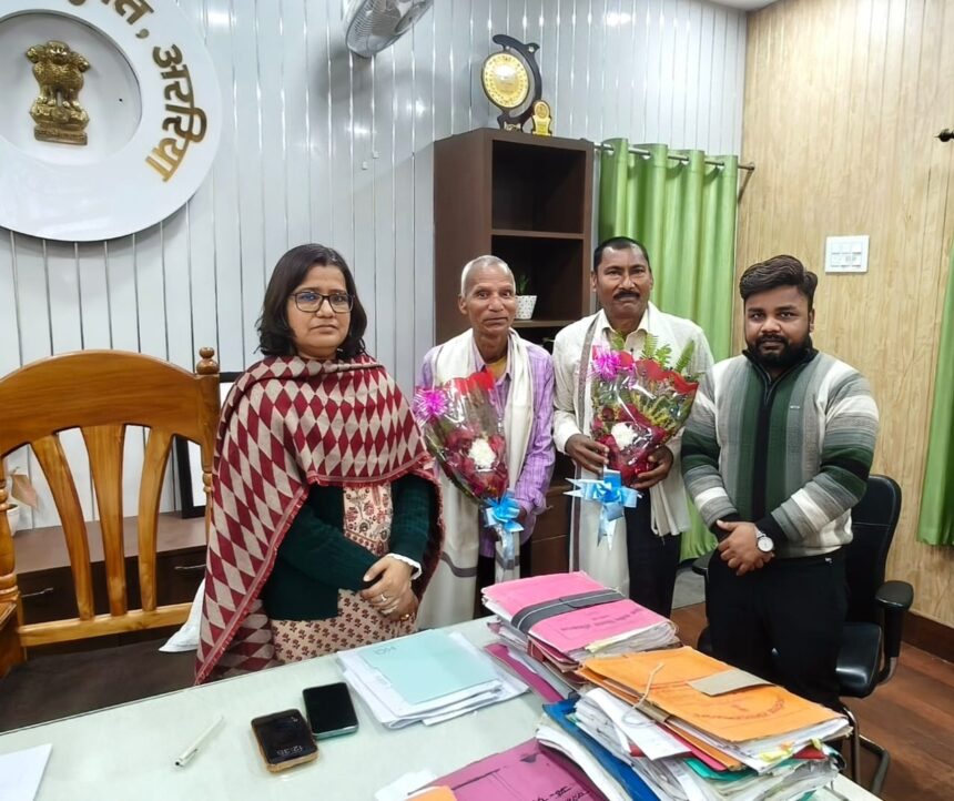 araria-four-senior-artists-receive-chief-minister-artist-pension
