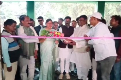 भवानीपुर के जावे पैक्स में धान अधिप्राप्ति केंद्र का शुभारंभ, मंत्री लेसी सिंह ने किया उद्घाटन