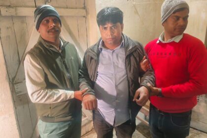 araria-revenue-employee-bribery-arrest-vigilance-2026