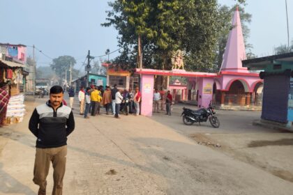 Silver necklace stolen from Akbarpur Durga Temple, anger in the area