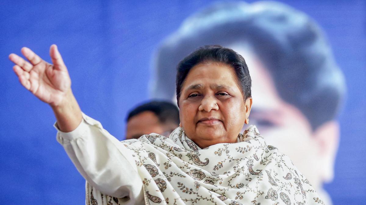 उत्तर प्रदेश में जाति का तेल गरम: 2027 विधानसभा चुनाव से एक साल पहले सियासी समीकरण उलट-पुलट