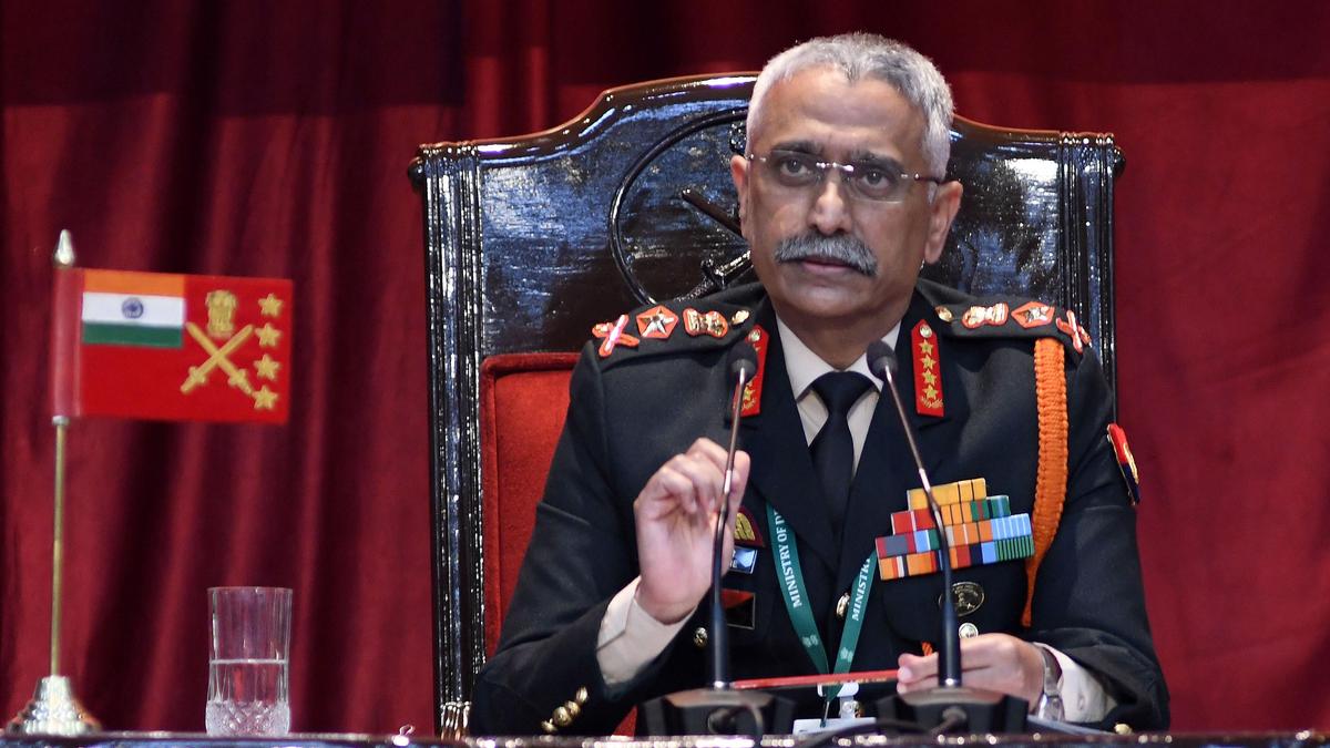 पूर्व सेना प्रमुख नरवन की अप्रकाशित किताब ‘फोर स्टार्स ऑफ डेस्टिनी’ के लीक पर FIR दर्ज