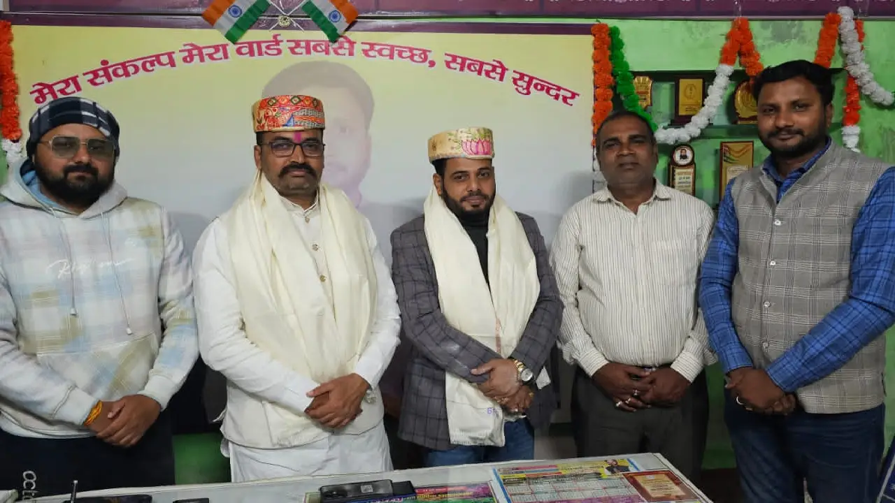 मनीष कुमार सिंह व सोनू तोमर को निगम पार्षद ने किया भव्य स्वागत