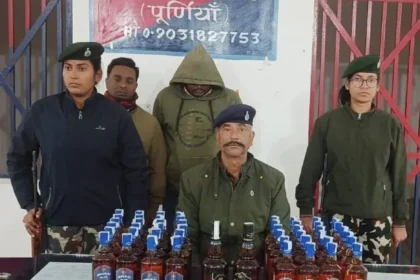 फोटो- शराब के साथ गिरफतार तस्कर