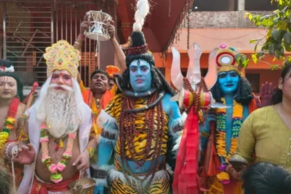 On Mahashivratri, a Shiva procession took place in Bhawanipur, and the area resonated with chants of "Har Har Mahadev."