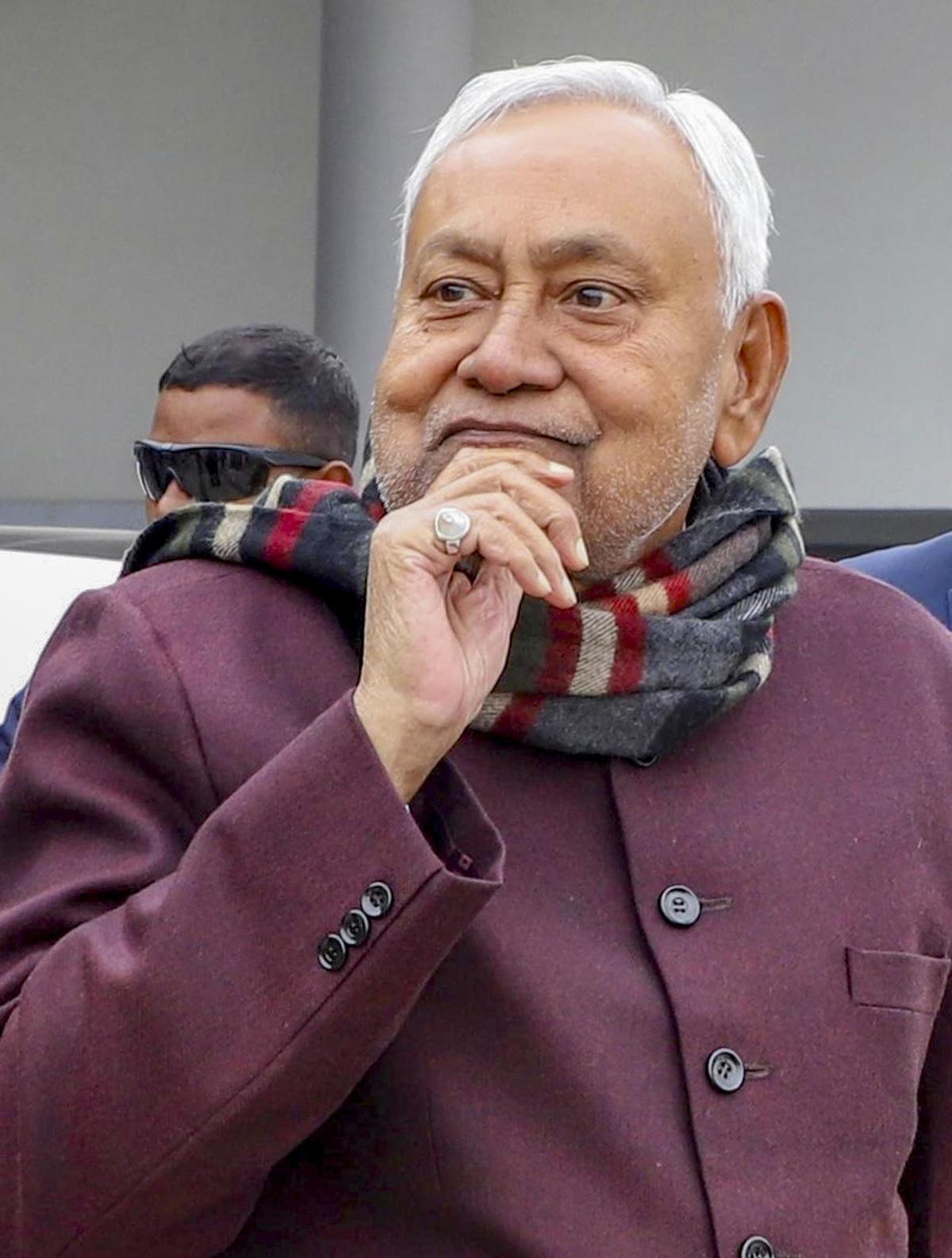 बिहार विधान परिषद में हंगामा: विपक्ष के 6 सदस्य निलंबित, मार्शलों ने सदन से बाहर निकाला