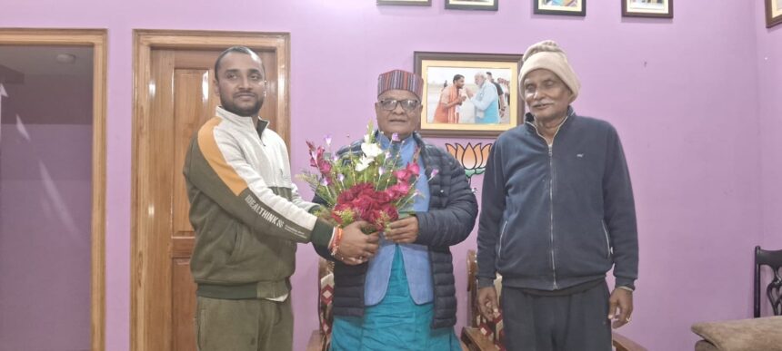 Bihar Legislative Council Chairman Ghanshyam Thakur visited Katihar, where he was welcomed by BJP leader Tantan Thakur.
