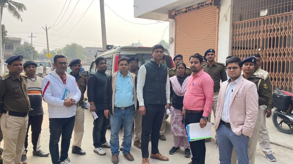 अररिया में स्वास्थ्य विभाग का बड़ा एक्शन: अवैध नर्सिंग होम और जांच केंद्रों पर छापेमारी, 6 संस्थान सील