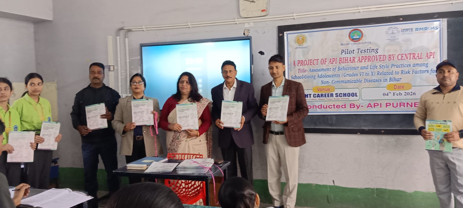 गैस संचारी बीमारी के रोकथाम के लिए एपीआई बिहार ने किया ब्राइट करियर स्कूल में 300 बच्चों का एक सर्वे पायलट टेस्टिंग