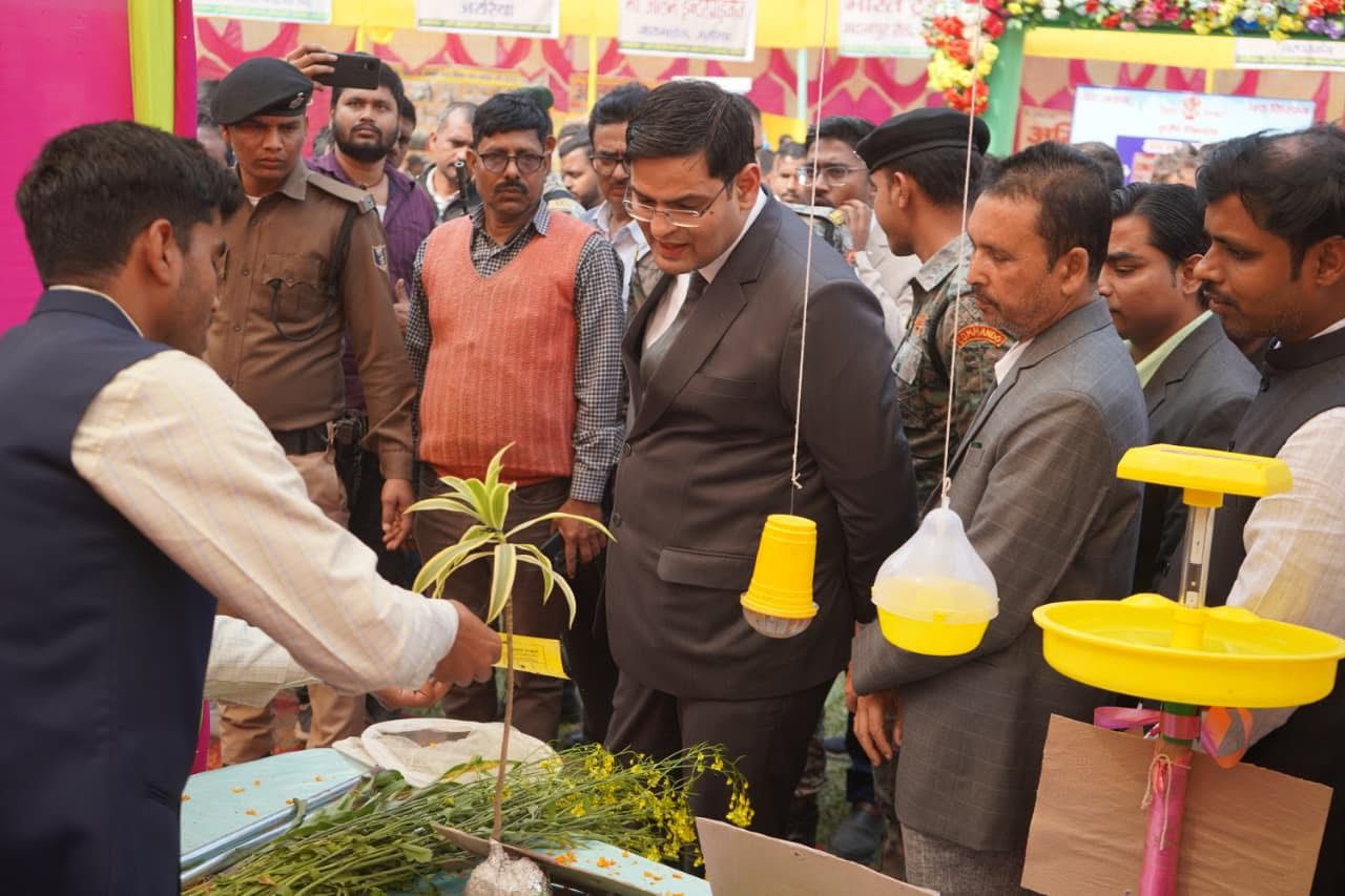 दो दिवसीय किसान मेला सह कृषि प्रदर्शनी का शुभारंभ, समेकित कृषि मॉडल बना आकर्षण