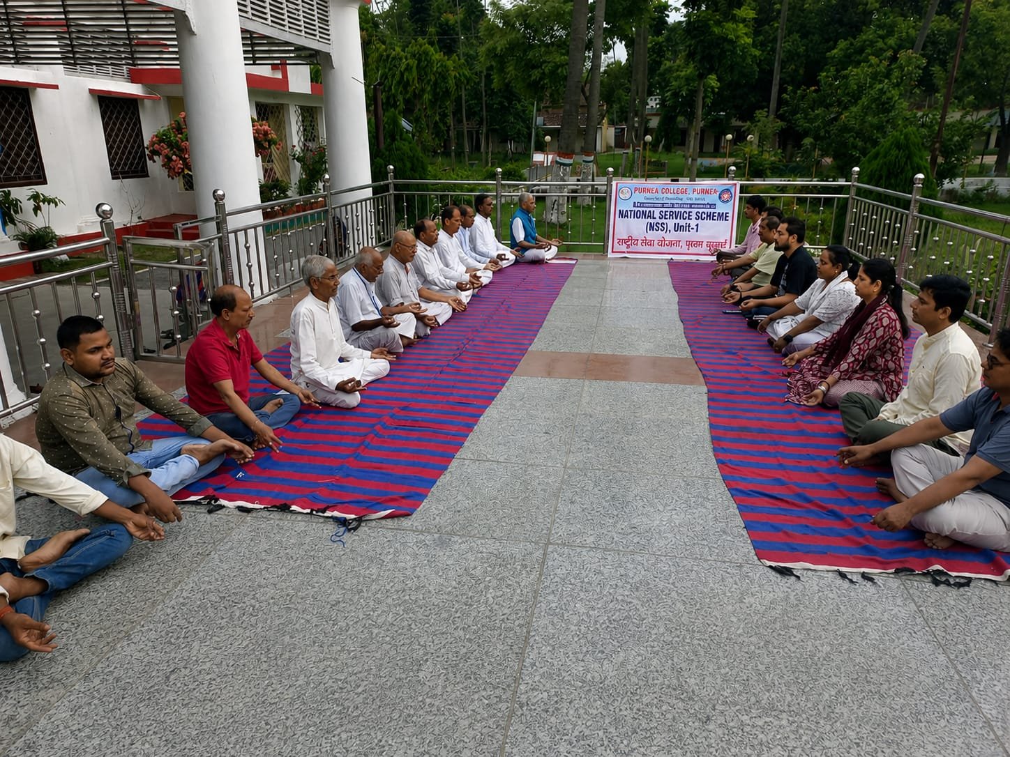 पूर्णियाँ कॉलेज में अंतर्राष्ट्रीय योग दिवस का आयोजन, “स्वस्थ आयु के लिए योग” थीम पर हुआ योगाभ्यास