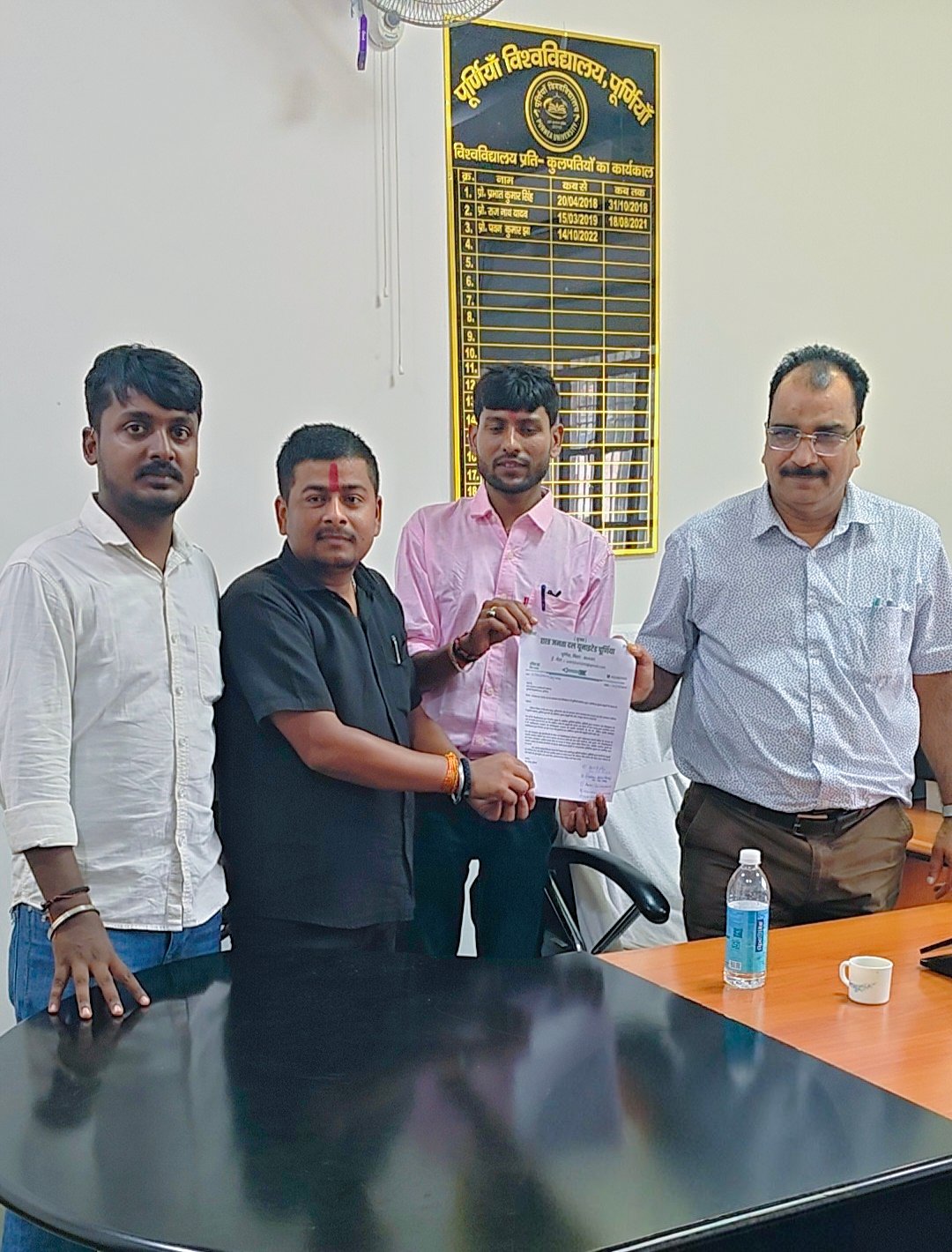 पूर्णियाँ कॉलेज में अतिरिक्त शुल्क वसूली को लेकर छात्र जदयू पूर्णियाँ ने उठाई आवाज, डीएसडब्ल्यू को सौंपा ज्ञापन
